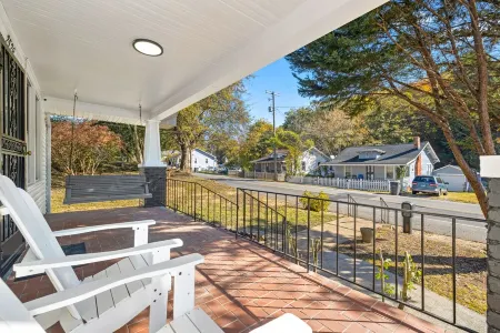 Cozy *Private Home* 2Miles to UT/Neyland Stadium/Boiling Arena ... Отели рядом с достопримечательностью «Regal Riviera»