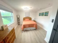 Living fun & Easy on the Water Hotels in Ellenton