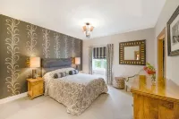 'The Willows' A Charming home on Dollarbeg Castle Estate Hotels in 