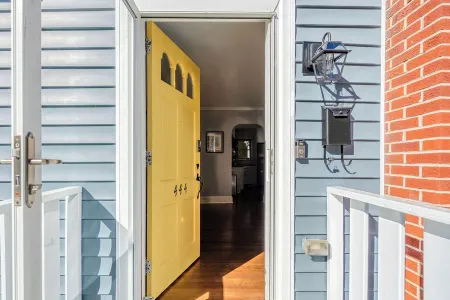 Sunset Cottage: Charming 2-bdrm house w/ king bed in WinstonSalem; great locatio Отели рядом с достопримечательностью «Ханс Молл»