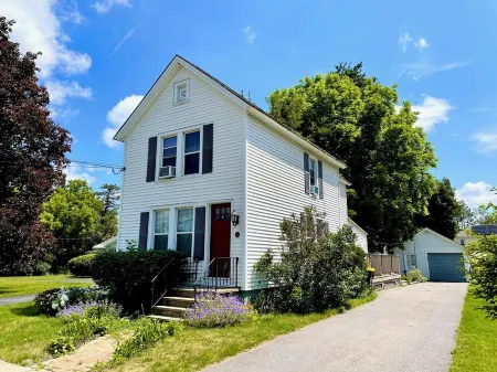 Private house, walking distance to downtown