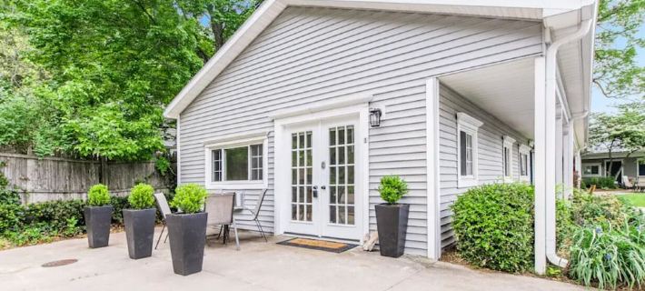 Little Bell's Bungalow / Walkable to Saugatuck and Douglas / Updated Hotels in Saugatuck