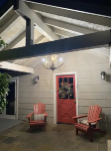 900 Square Foot Guest Cottage Built In 2013. Great For A Family of five max. - Wifi