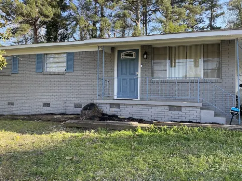 Cozy 3 bedroom home with fast wifi very close to hospital.