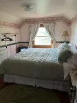1910 Montana Charm! Experience the warmth and feel of a small- town home!