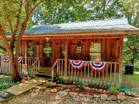 Stunning  Cabin. On a Mountain Ridge! Perfect vacation getaway for all ages!