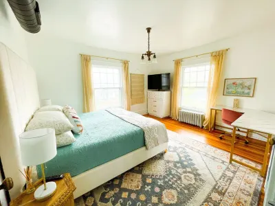 Boutique B&B | Flor de Leon Historic Home Hotels near Joplin Public Library