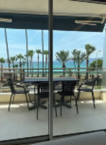 Luxurious Rottaro apartment facing the sea.