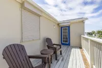 2-min Walk to Beach, Private House with Pool