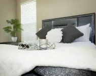 Cozy Luxury Midtown 1 Bedroom Condo Hotels in 
