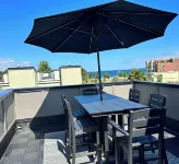 Private Rooftop  BayView&Town2 Lake Michigan Views. Walk to Beach AND Dining!