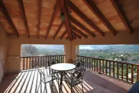 Ca'n Ferru.Old house renovated in Biniaraix overlooking the valley