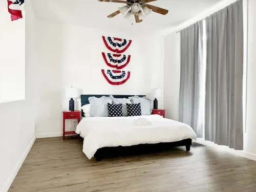 Spacious and Modern Apt in Downtown Evansville in a Historic Victorian Home