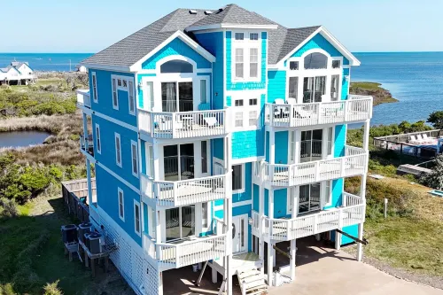 Famous Landshark 6BR,Elevator, Oceanfront, Pool, Theater