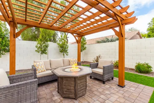 Edgemont Escape-  3 King Beds, Heated Pool*, Close to Spring Training,