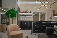 Elegant & Chic Condo Prime Location Run by Owners