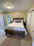 Relax on beautiful Lake Michigan - 5 minutes from town!
