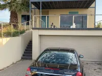 Closest property to Goolwa beach - just a couple minutes walk -winter discount! Hotels in Goolwa