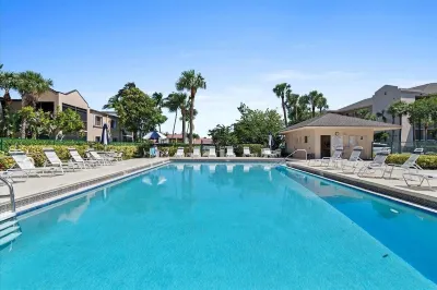 Jupiter Beach Condo Retreat