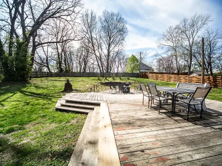 7 Bedroom 5 Bath 4500+ Square foot w/ Pool Table Отели в г. Платт Вудс