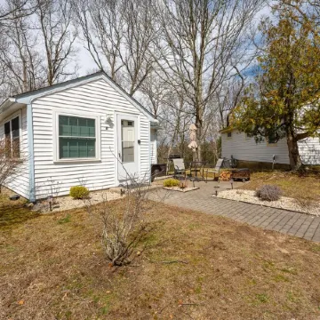 Relaxing Getaway with Town Beach Access