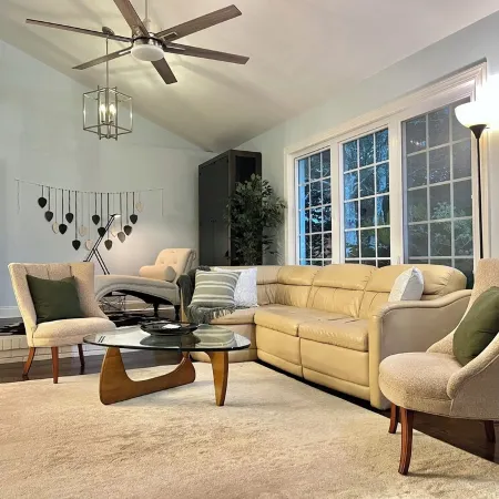 Modern 3-bedroom house in Wilmington with a HUGE yard and Bonus Sunroom