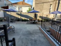 Comfortable Quality Cribs Luxury Apartments Hotels near MTA Long Island Station