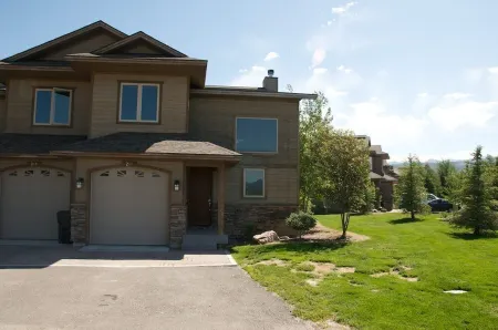 Beautiful Trail Creek Springs Townhome Jackson/Yellowstone/Grand Teton Отели в г. Виктор