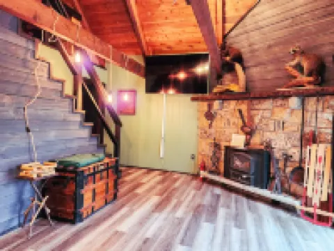 Secluded Pocono lodge, perfect for a weekend getaway with friends or family