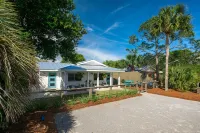 Bluefish Coastal Cottage 🐟 WALK TO THE BEACH!  • HOT TUB!📍Blue Mt. Beach • 30A