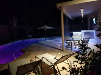 Beautiful Modern Home Fully Upgraded!