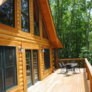 The Blackbear 4 bed log cabin with loft and cathedral ceilings