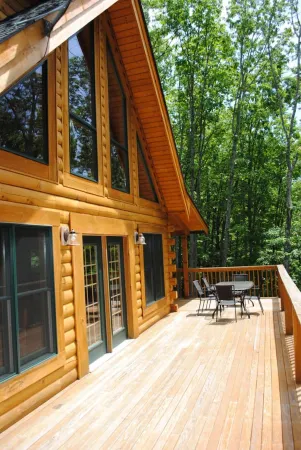 The Blackbear 4 bed log cabin with loft and cathedral ceilings