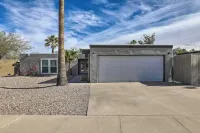 Boho-off-Broadway, fun and chic family home! - Private Pool