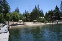 Bass Lake Cozy Cottage near Yosemite