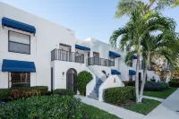 Condo 2 Bedrooms 2 Baths Pool 6 min to Beaches Downtown Restaurants Shopping