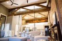 LeCoop Ultra Luxury 2 bed Loft on Bourbon Trail.Close to BuffaloTrace and others