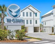 Luxury 4BR @ The Osprey, Steps To Beach, Pool, Private Boat Slip on Cotton Bayou - บังกะโล