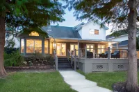 New Orleans Area Beautiful Waterfront Home 4BR with Private Boat Dock