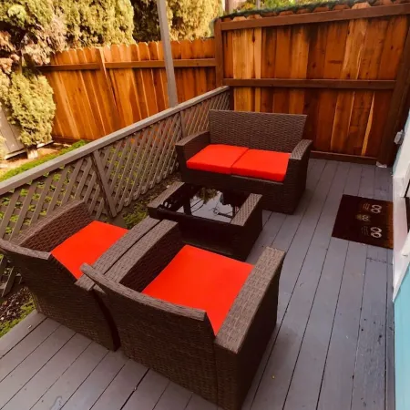 Attractive oasis, conveniently located