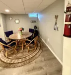 Cheerful 3bd Cape yards from beach/ river access