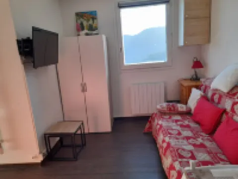 Accommodation for 6 people, Mont Blanc view and at the foot of the slopes 薩莫安斯酒店