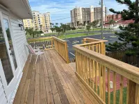 3-bedroom house in marvelous New Smyrna Beach with WiFi, AC Hotel a New Smyrna Beach