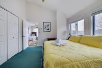 Water front boating, fishing, swimming, ski, golf, horseride, hike & more!