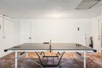 Family & Fisherman Friendly Pool Home- Gulf Access Dock, Bikes, Games & Kayaks