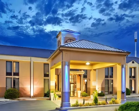 Holiday Inn Express 馬什菲爾德（斯普林菲爾德區） 馬什菲爾德酒店