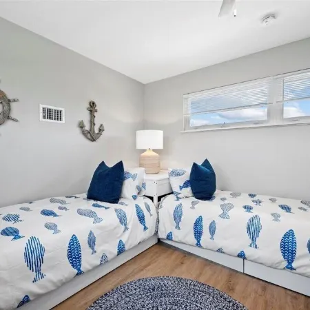 Pool House 1/2 Mile From Downtown Stuart