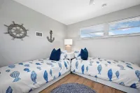 Pool House 1/2 Mile From Downtown Stuart