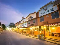 Thongsomboon Club Hotel Hotels near Thongsomboon Club