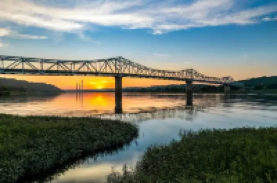 River Living - One Story - 2 bd/2ba - On the River - 2Blks to Main St - VIEWS